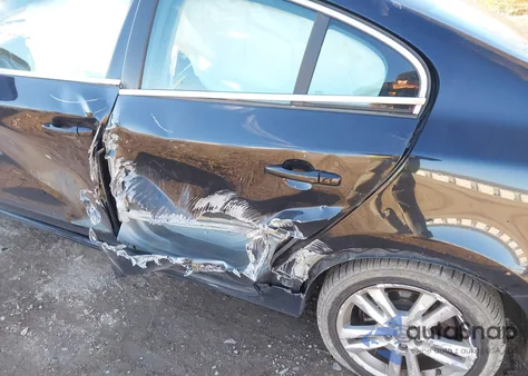 2012 Volvo S60 T6/T6 R-Design z USA, uszkodzony, nr VIN YV1902FH5C2124896